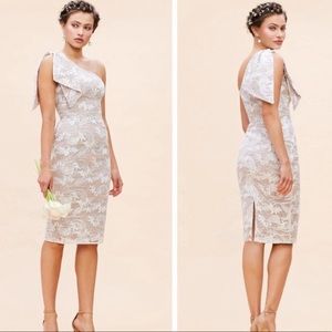 DRESS THE POPULATION Thalia Dress in White, SIZE MEDIUM. 0690